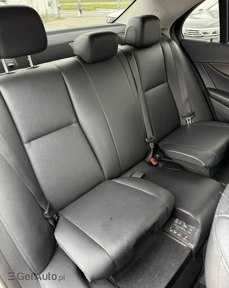 MERCEDES-BENZ Klasa E 200 d 9G-TRONIC