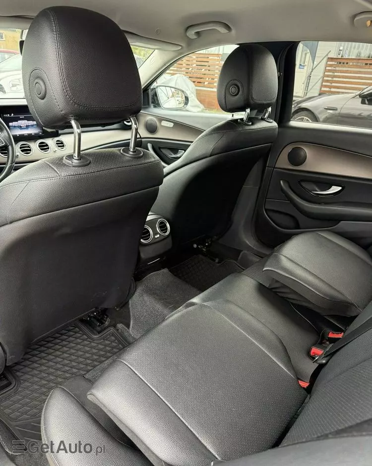 MERCEDES-BENZ Klasa E 200 d 9G-TRONIC