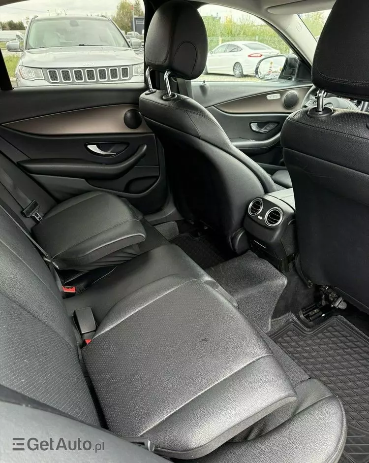 MERCEDES-BENZ Klasa E 200 d 9G-TRONIC
