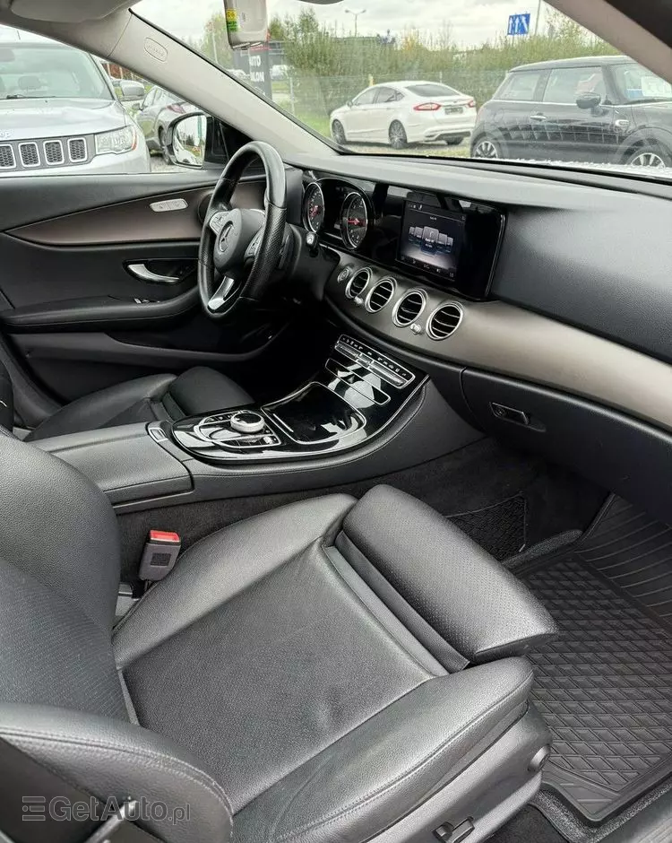 MERCEDES-BENZ Klasa E 200 d 9G-TRONIC