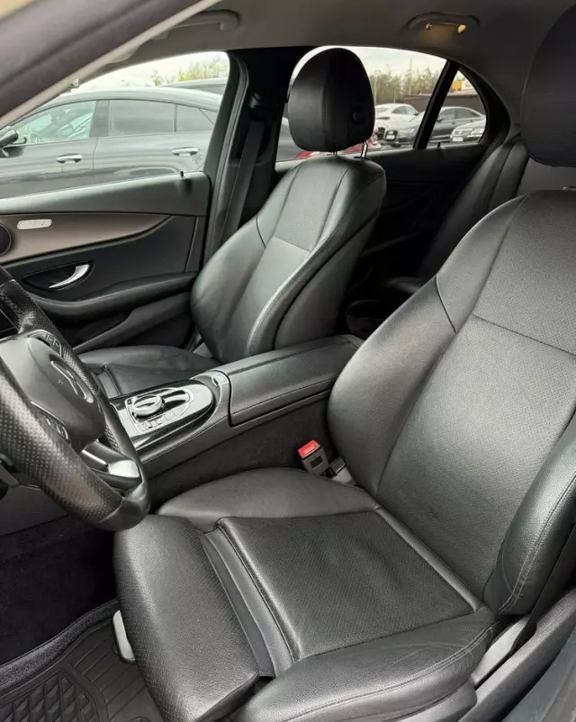 MERCEDES-BENZ Klasa E 200 d 9G-TRONIC