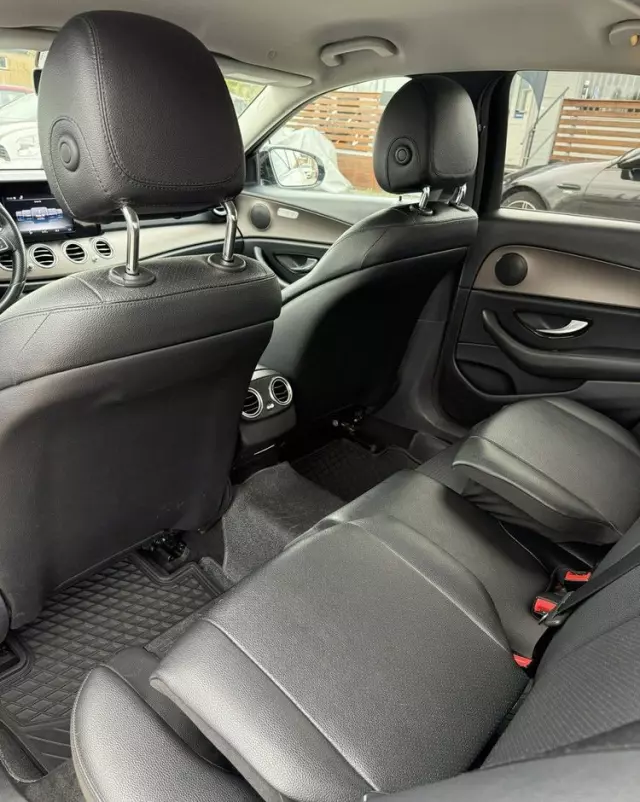 MERCEDES-BENZ Klasa E 200 d 9G-TRONIC