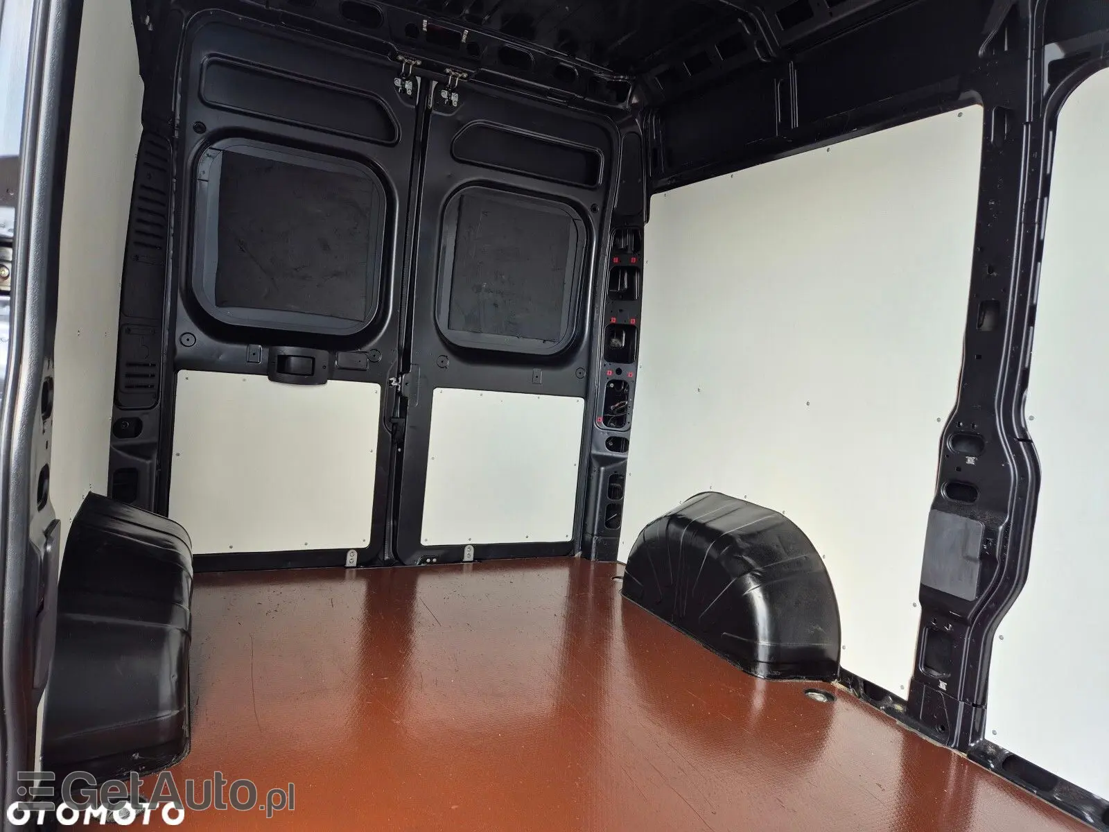 PEUGEOT Boxer 330 L2H2