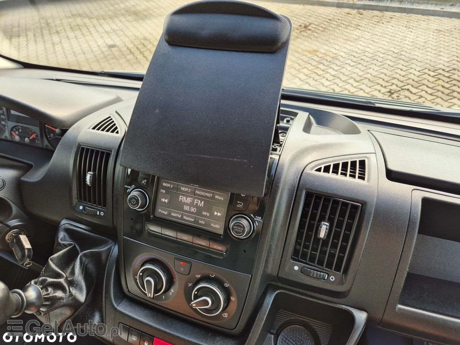 PEUGEOT Boxer 330 L2H2