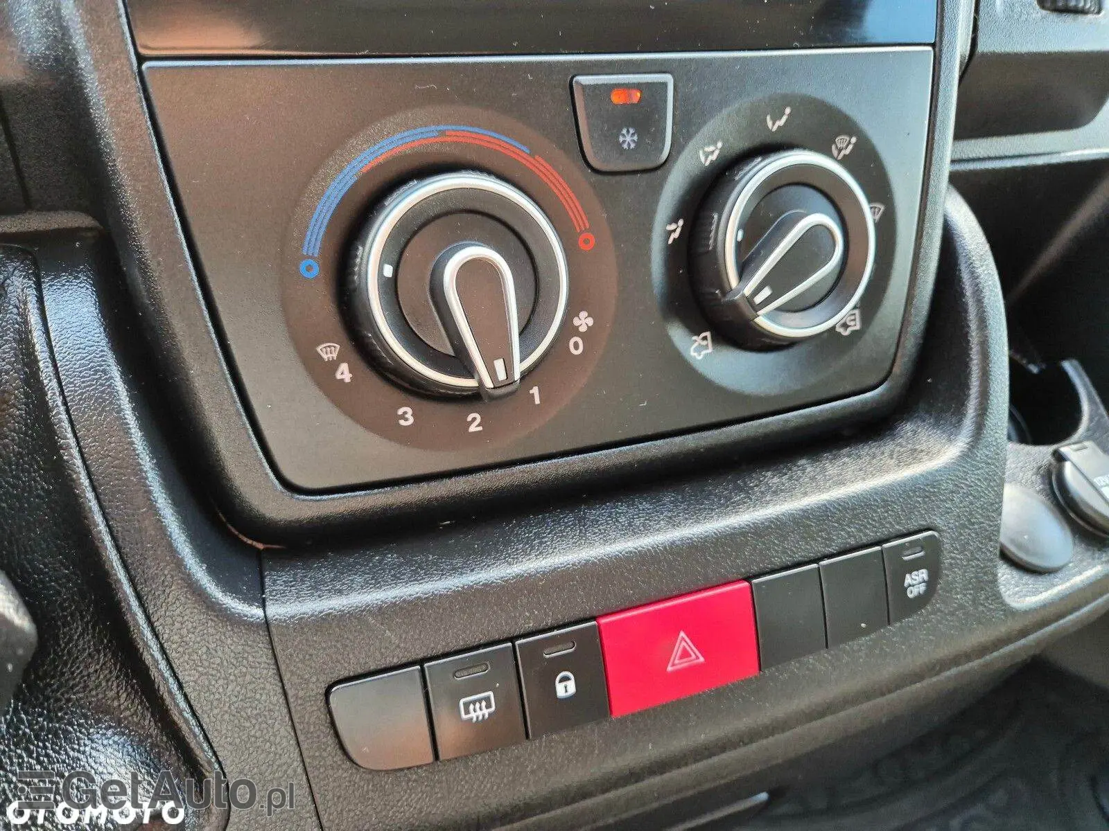 PEUGEOT Boxer 330 L2H2