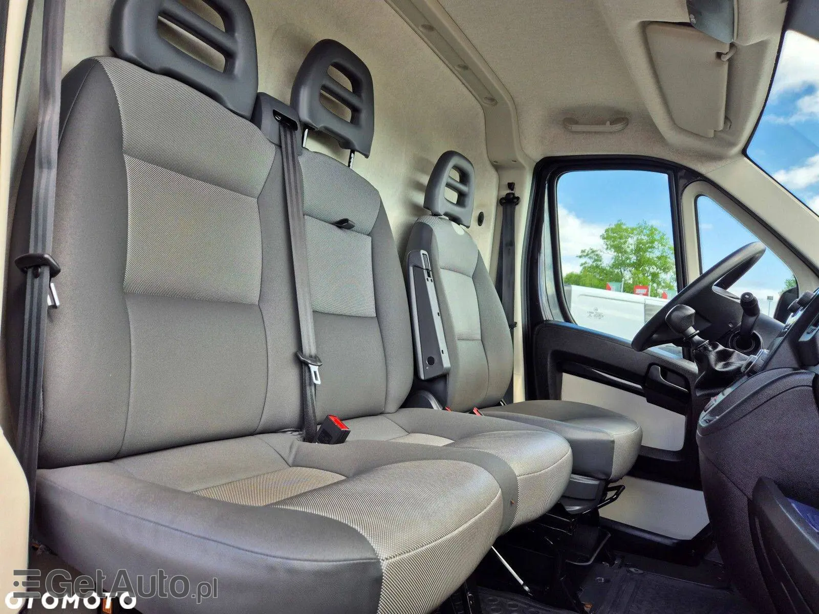 PEUGEOT Boxer 330 L2H2