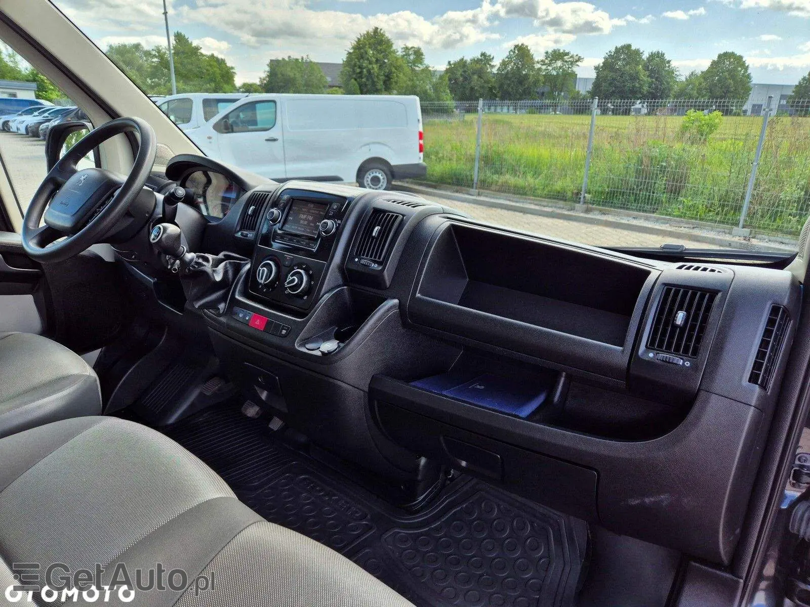 PEUGEOT Boxer 330 L2H2