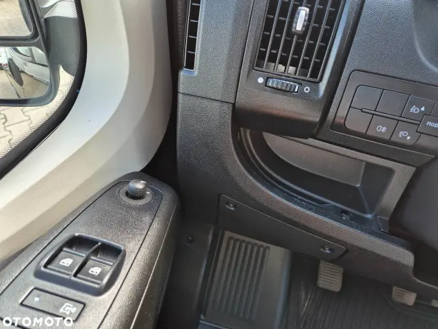 PEUGEOT Boxer 330 L2H2