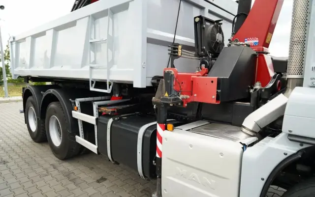 MAN TGS 33.360 / 6x4 / WYWROTKA + HDS HMF 1820 K-RC / wysów 10m / HYDROBURTA / CHWYTAK / NAVI / MANUAL / SPROWADZONY 