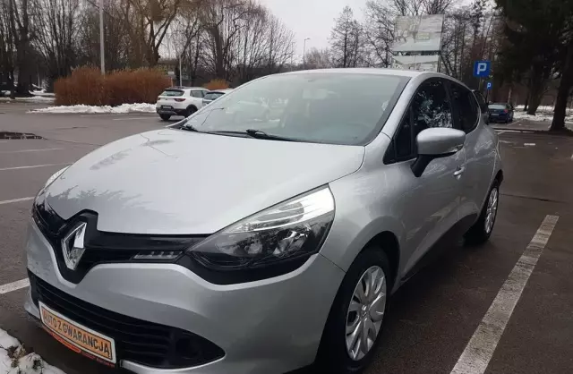 RENAULT Clio 
