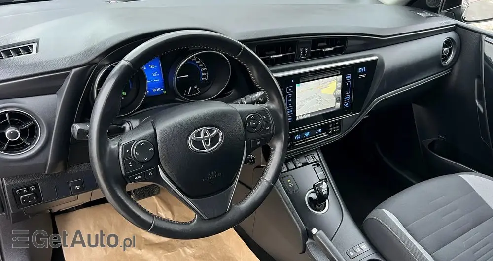 TOYOTA Auris 1.8 HSD Prestige NAVI