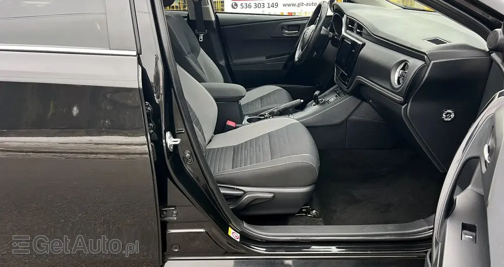 TOYOTA Auris 1.8 HSD Prestige NAVI