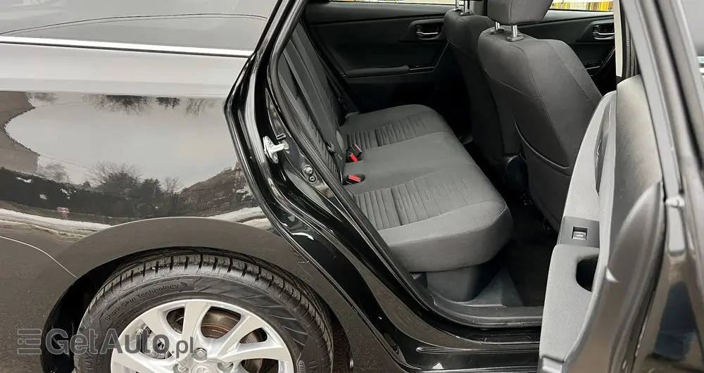 TOYOTA Auris 1.8 HSD Prestige NAVI