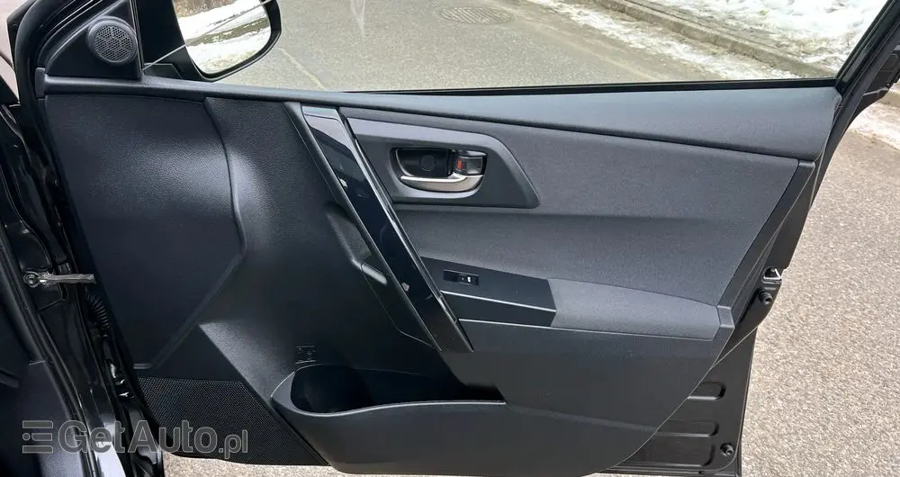 TOYOTA Auris 1.8 HSD Prestige NAVI