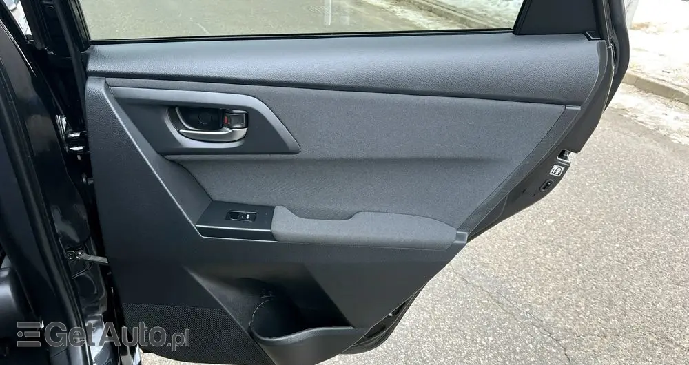 TOYOTA Auris 1.8 HSD Prestige NAVI