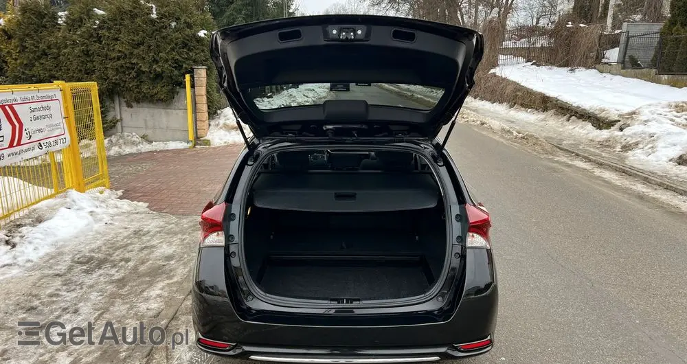 TOYOTA Auris 1.8 HSD Prestige NAVI