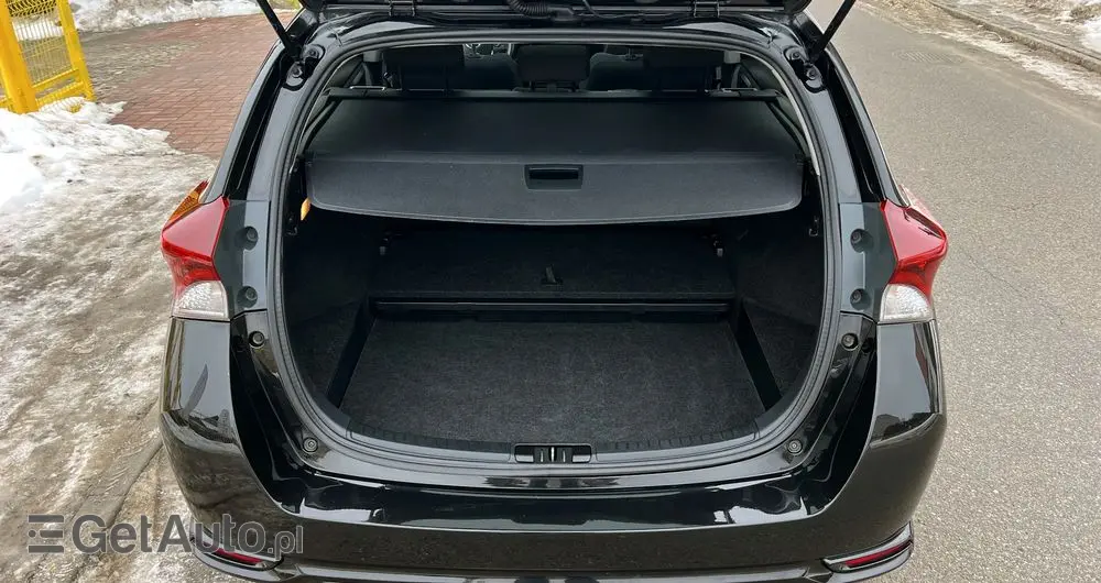 TOYOTA Auris 1.8 HSD Prestige NAVI