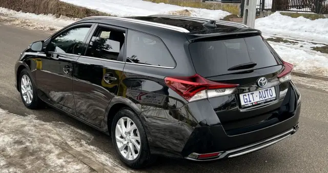 TOYOTA Auris 1.8 HSD Prestige NAVI