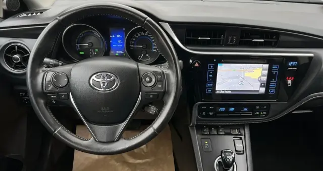 TOYOTA Auris 1.8 HSD Prestige NAVI