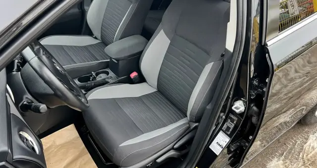 TOYOTA Auris 1.8 HSD Prestige NAVI