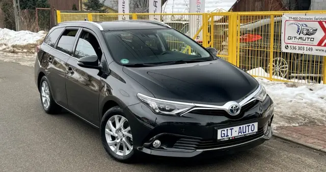 TOYOTA Auris 1.8 HSD Prestige NAVI