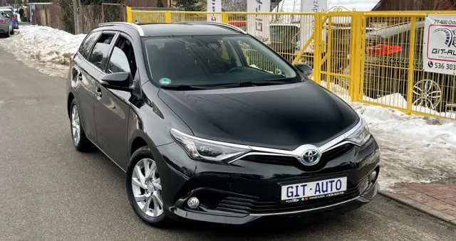 TOYOTA Auris 1.8 HSD Prestige NAVI
