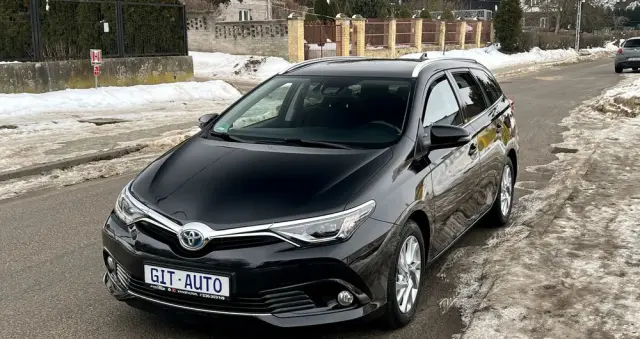TOYOTA Auris 1.8 HSD Prestige NAVI