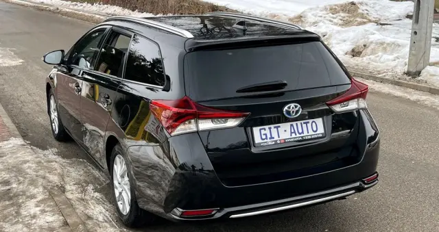 TOYOTA Auris 1.8 HSD Prestige NAVI