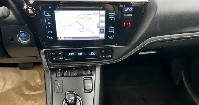 TOYOTA Auris 1.8 HSD Prestige NAVI