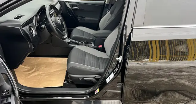 TOYOTA Auris 1.8 HSD Prestige NAVI