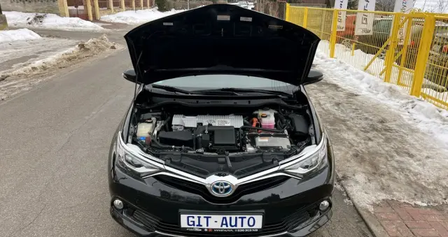 TOYOTA Auris 1.8 HSD Prestige NAVI