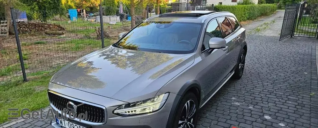 VOLVO V90 Cross Country 