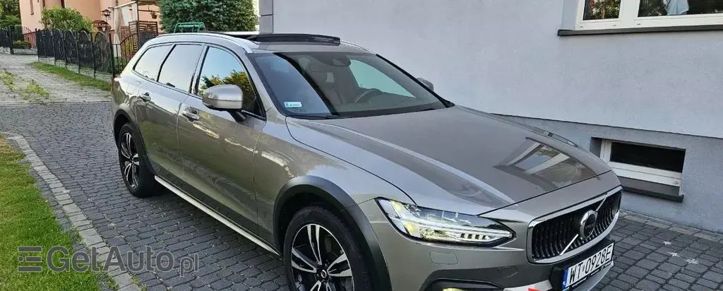 VOLVO V90 Cross Country 
