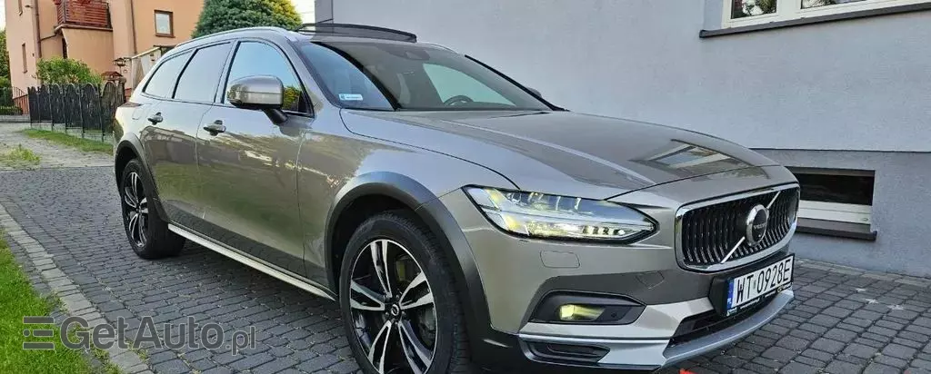 VOLVO V90 Cross Country 