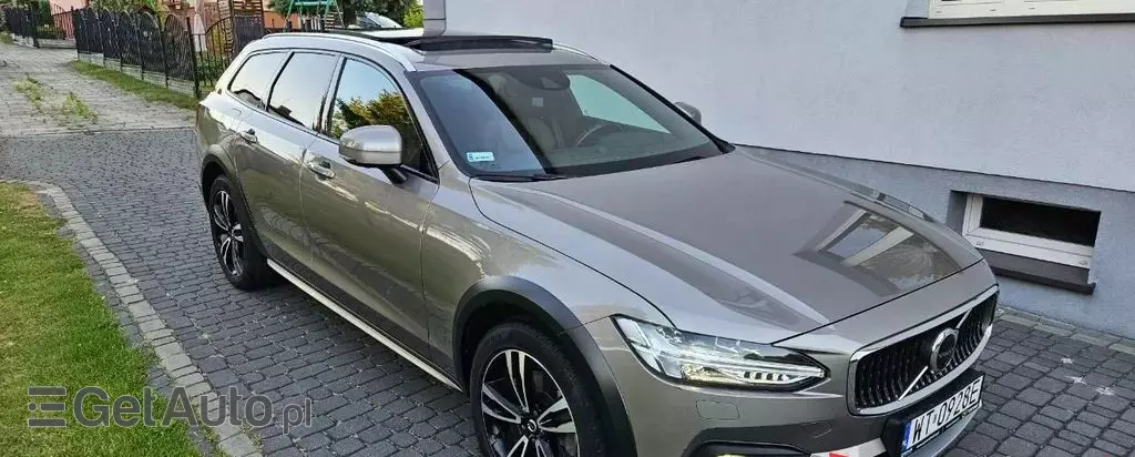 VOLVO V90 Cross Country 