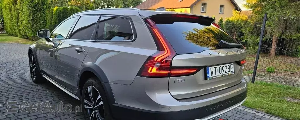 VOLVO V90 Cross Country 