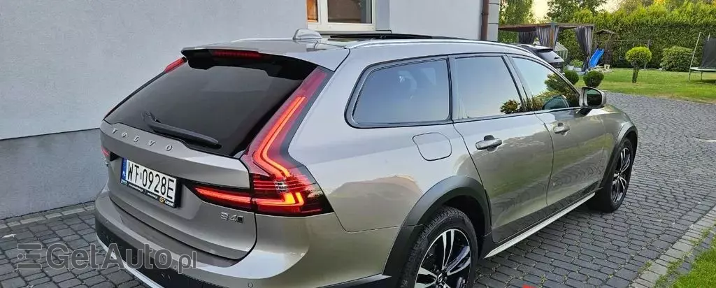 VOLVO V90 Cross Country 