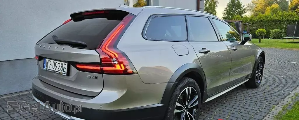 VOLVO V90 Cross Country 