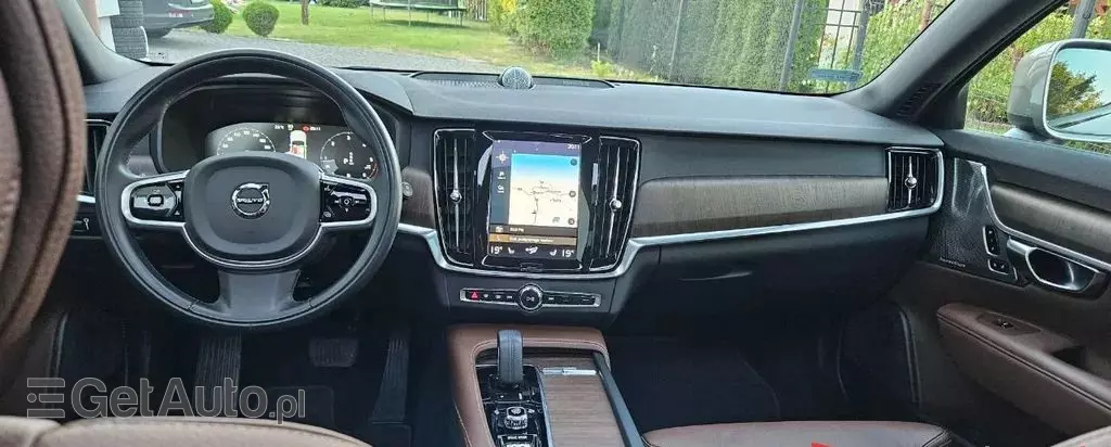 VOLVO V90 Cross Country 