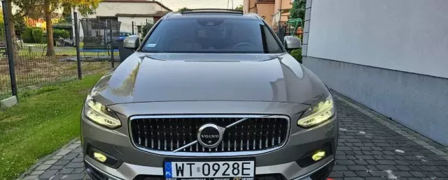 VOLVO V90 Cross Country 
