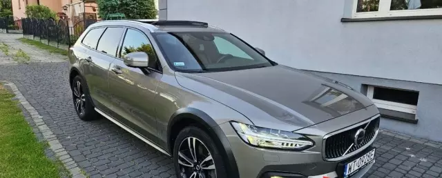 VOLVO V90 Cross Country 