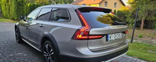 VOLVO V90 Cross Country 