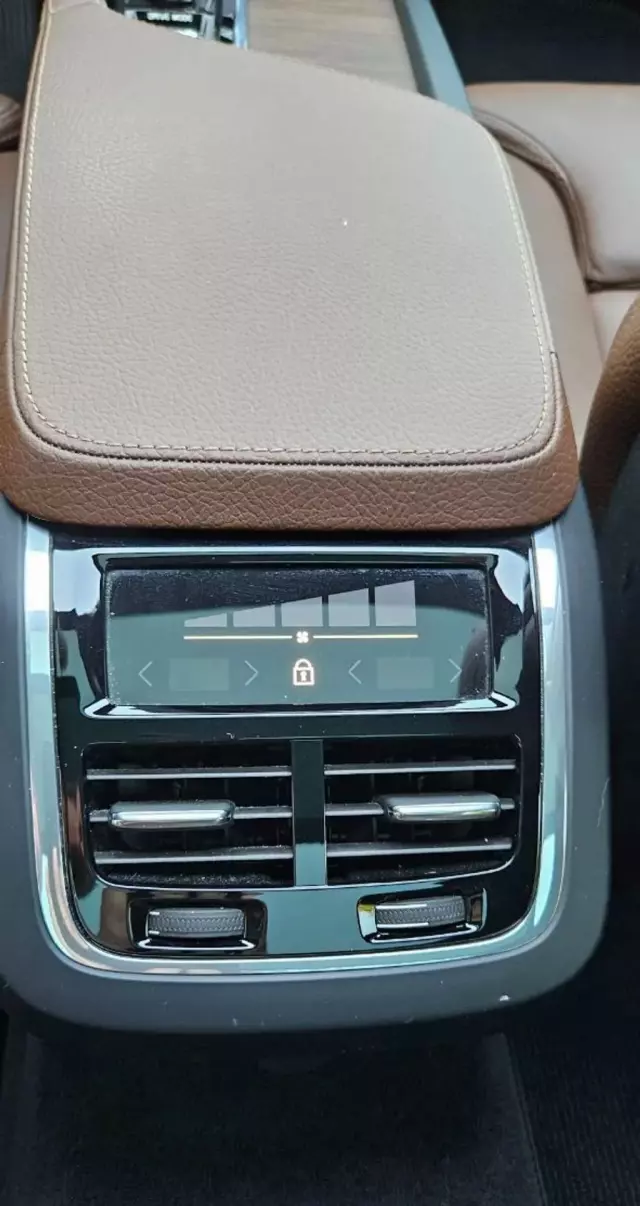 VOLVO V90 Cross Country 