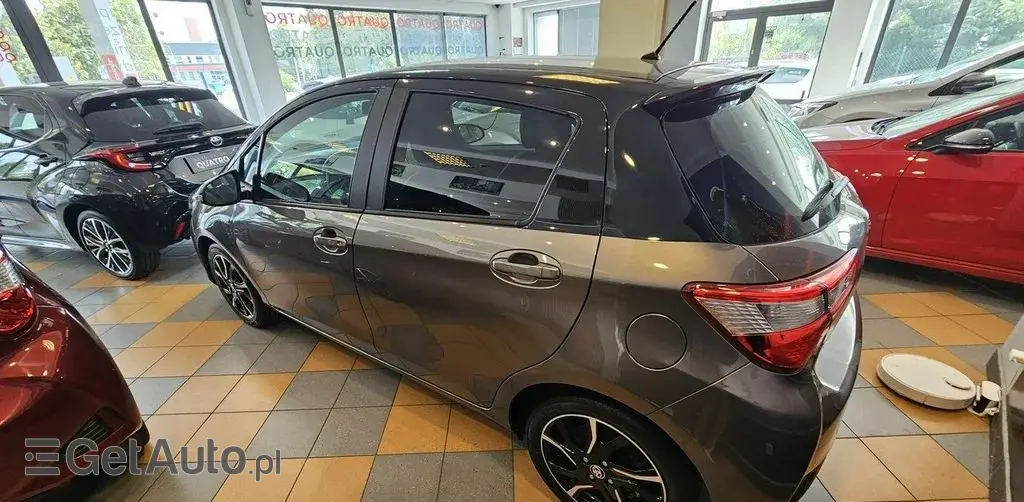 TOYOTA Yaris 