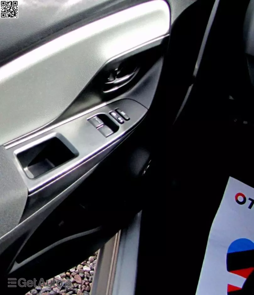 TOYOTA Yaris Hybrid 100 Active