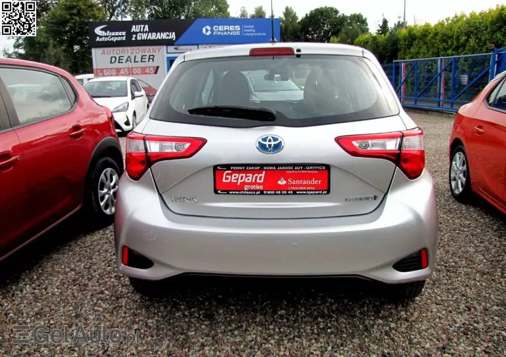 TOYOTA Yaris Hybrid 100 Active