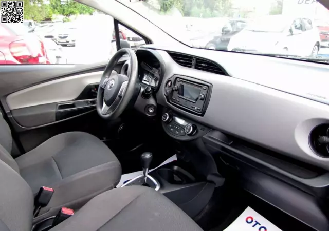 TOYOTA Yaris Hybrid 100 Active