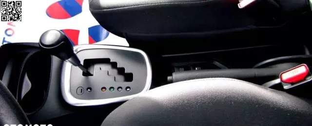 TOYOTA Yaris Hybrid 100 Active