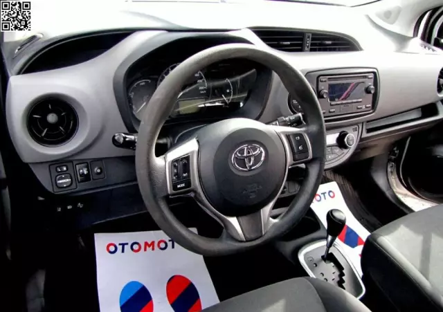 TOYOTA Yaris Hybrid 100 Active