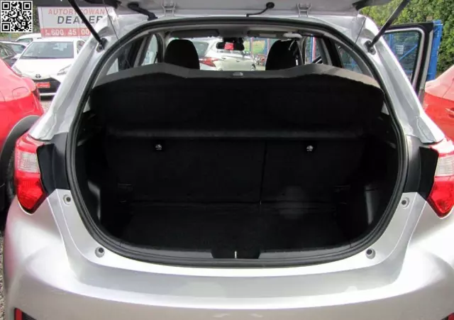 TOYOTA Yaris Hybrid 100 Active